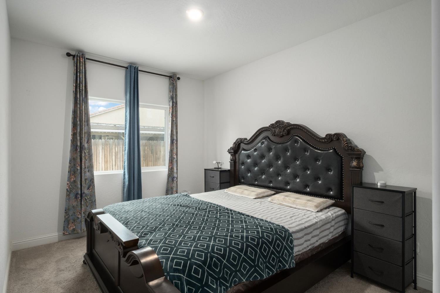 5823 E Pitt Ave, Fresno, CA 93727