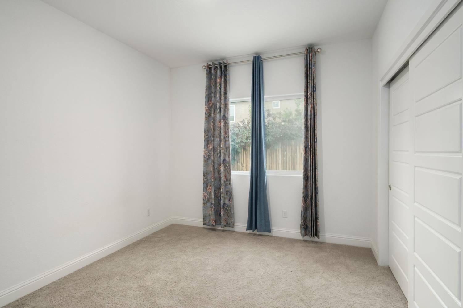 5823 E Pitt Ave, Fresno, CA 93727