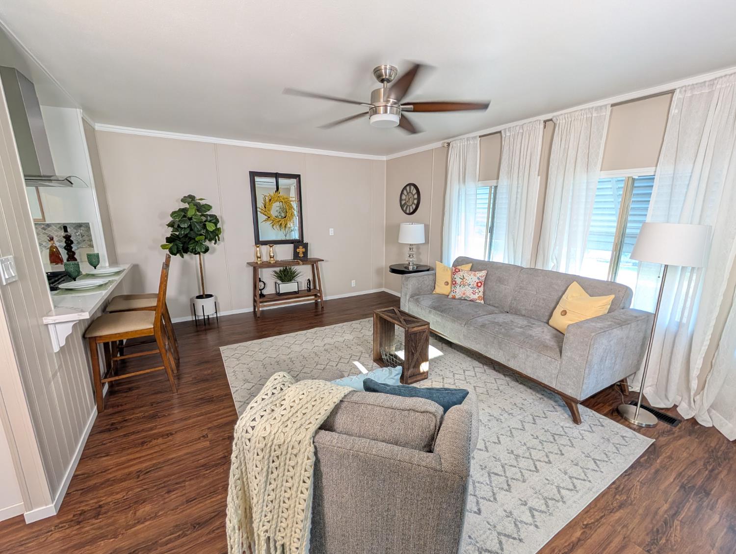 1001 Sylmar Ave #239, Clovis, CA 93612