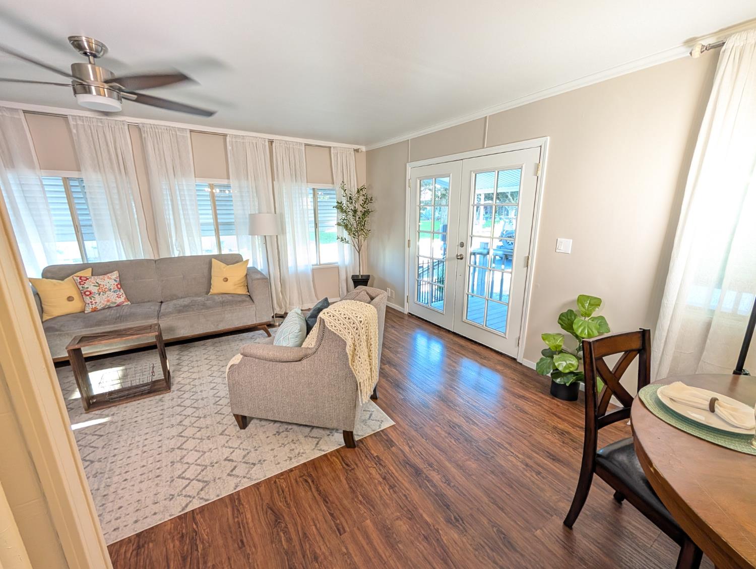 1001 Sylmar Ave #239, Clovis, CA 93612