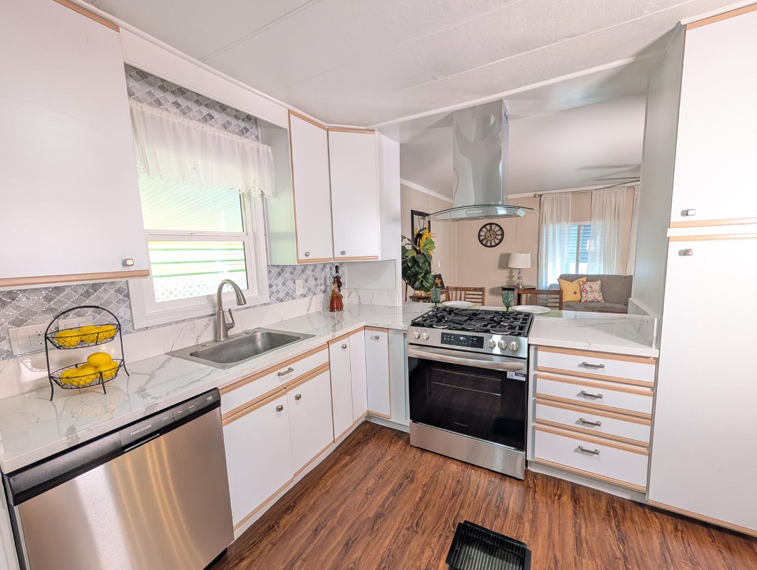 1001 Sylmar Ave #239, Clovis, CA 93612