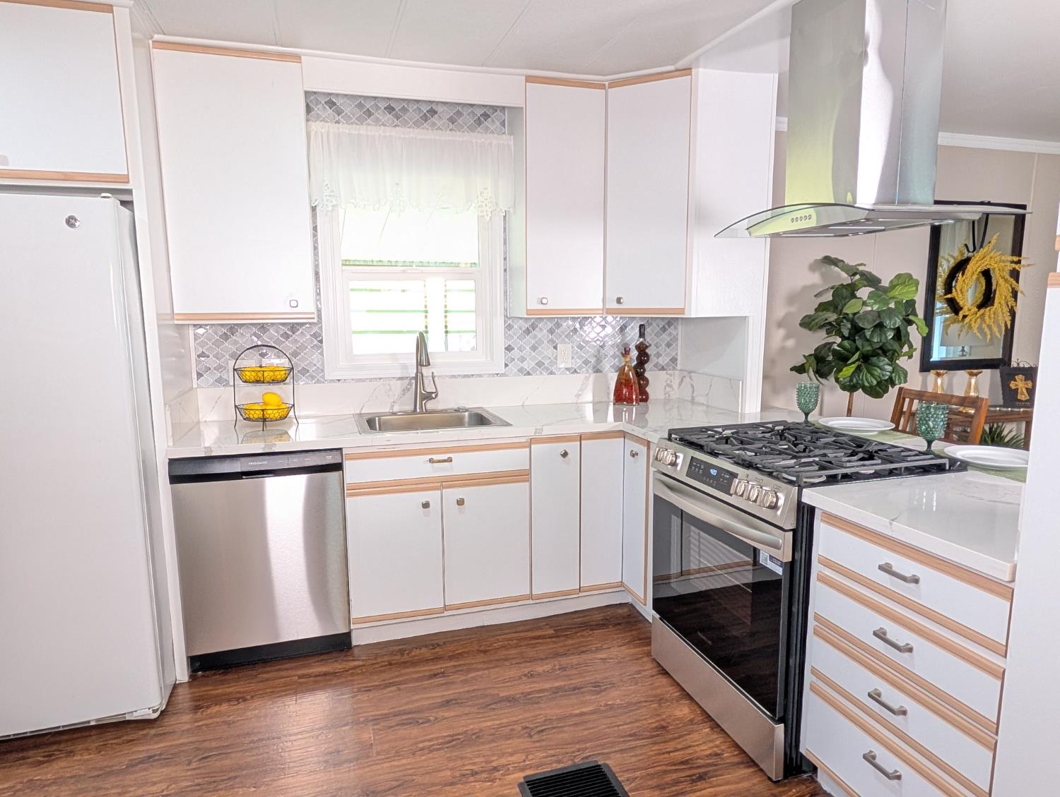 1001 Sylmar Ave #239, Clovis, CA 93612