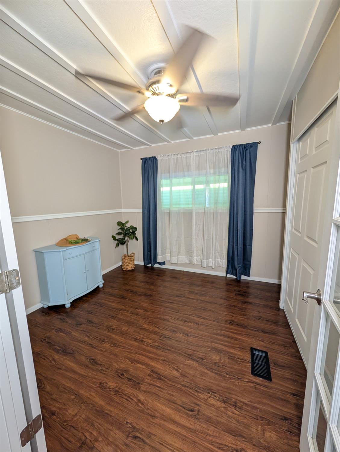 1001 Sylmar Ave #239, Clovis, CA 93612