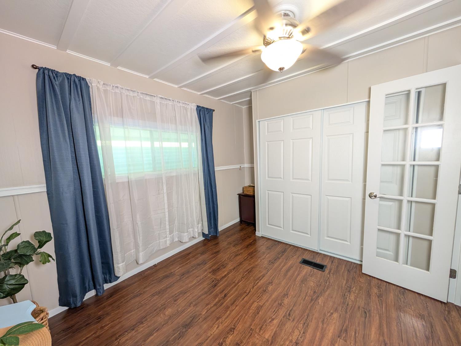 1001 Sylmar Ave #239, Clovis, CA 93612