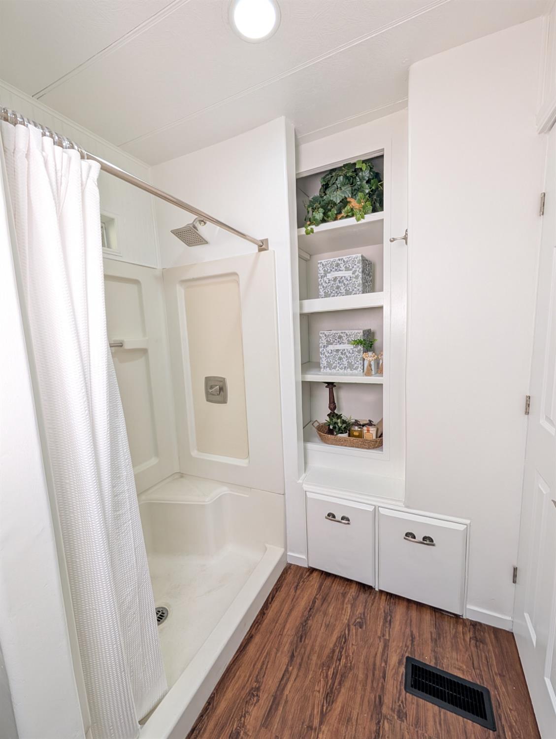 1001 Sylmar Ave #239, Clovis, CA 93612