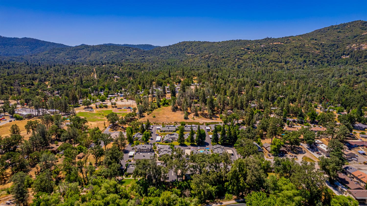 49400 River Park Rd #55, Oakhurst, CA 93644
