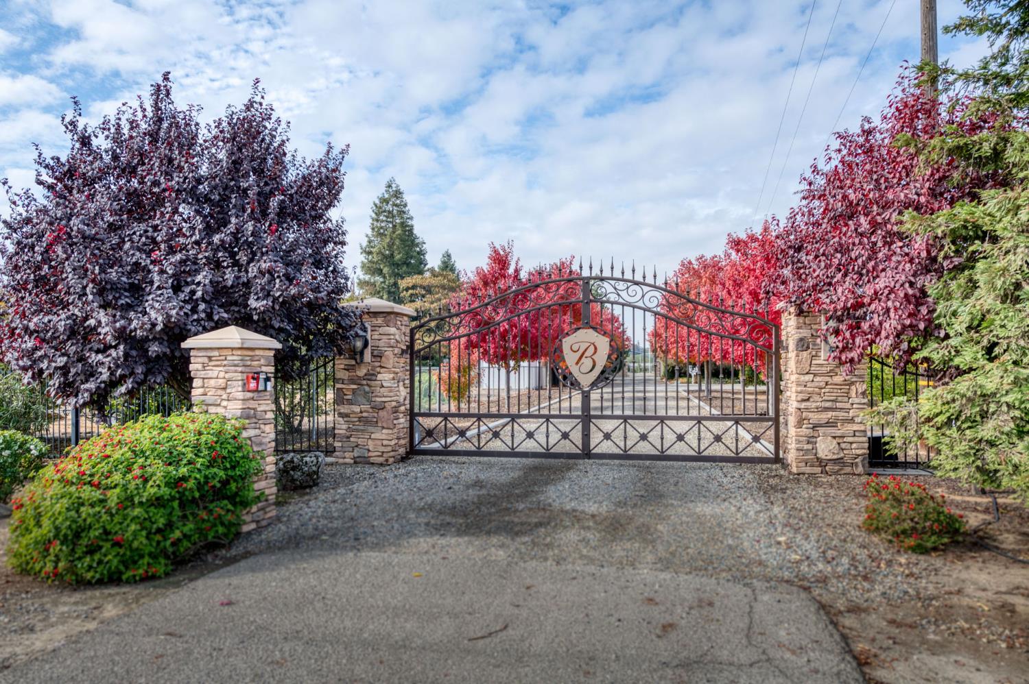 1565 S Indianola Ave, Sanger, CA 93657