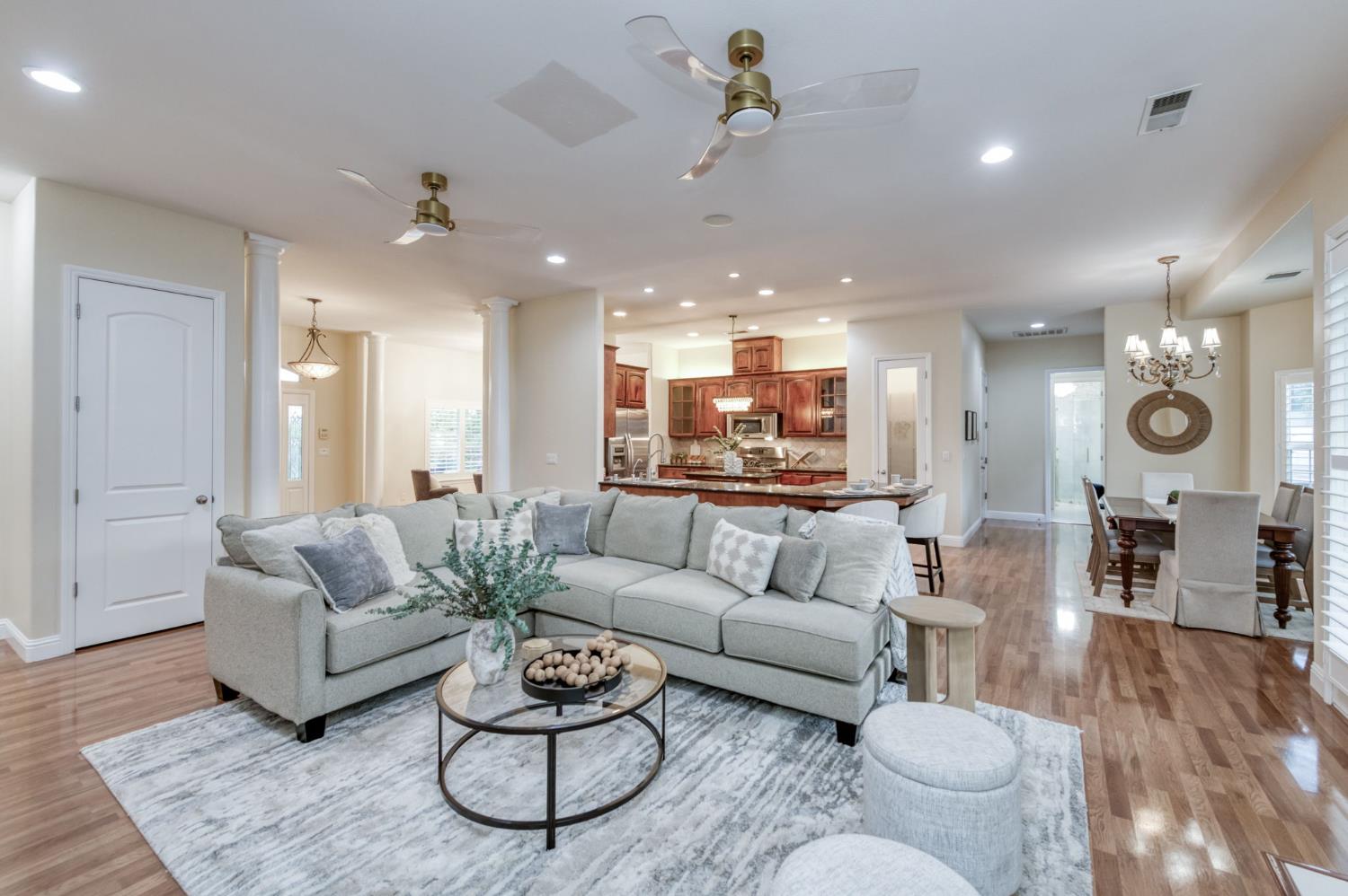 1565 S Indianola Ave, Sanger, CA 93657