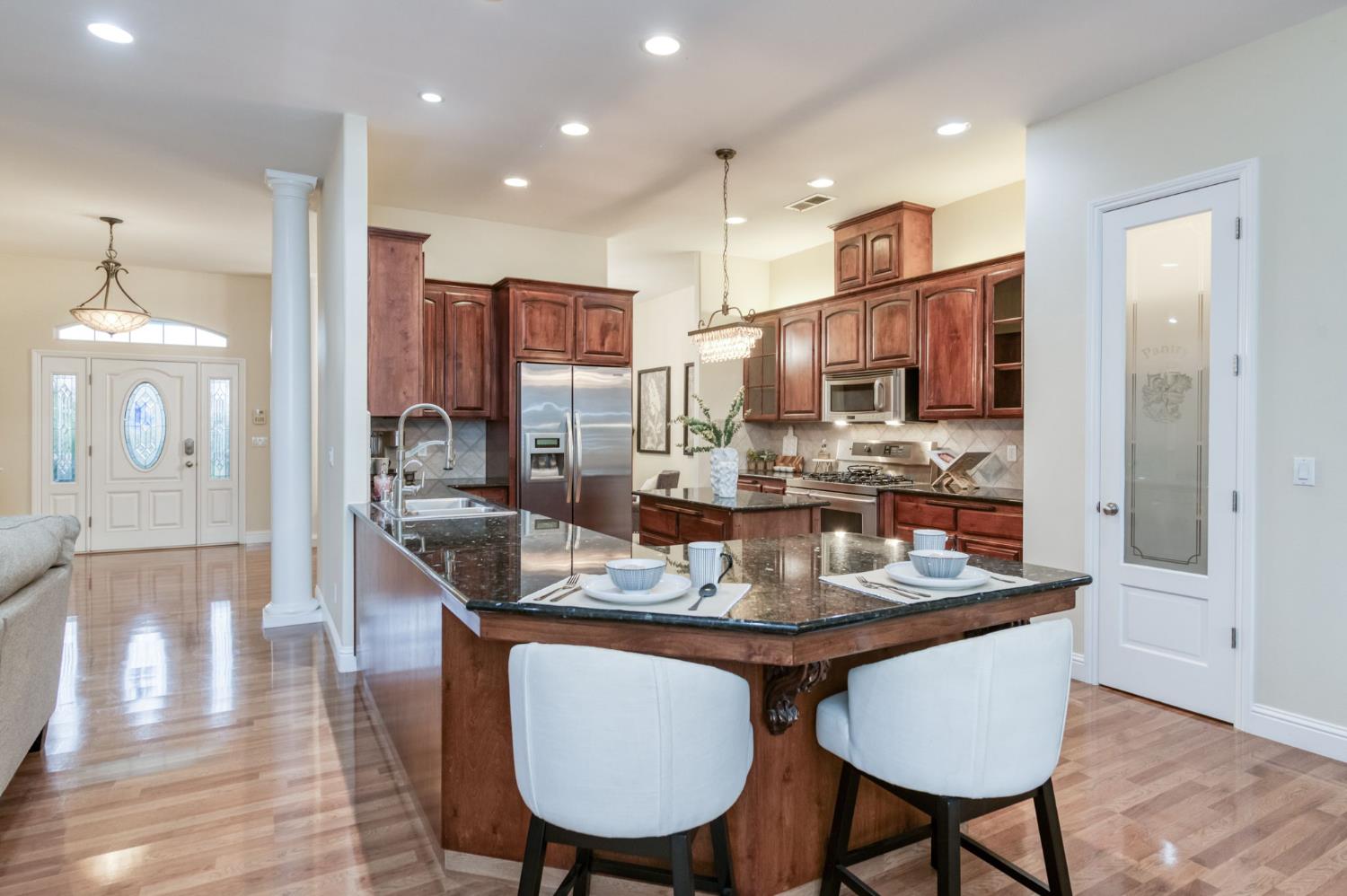 1565 S Indianola Ave, Sanger, CA 93657