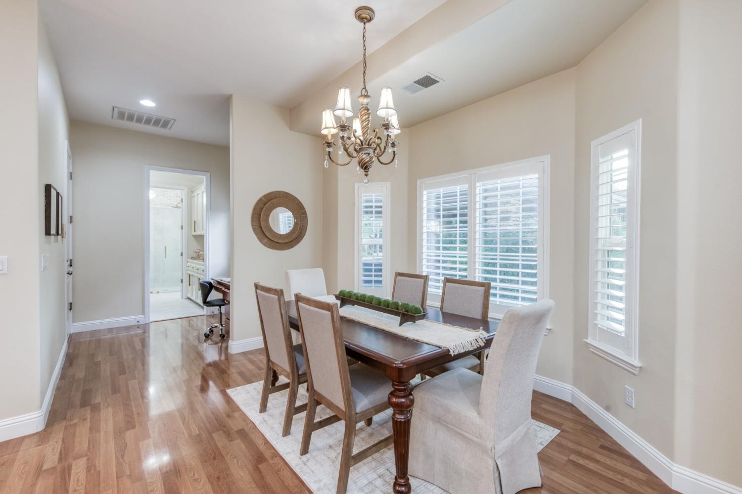 1565 S Indianola Ave, Sanger, CA 93657