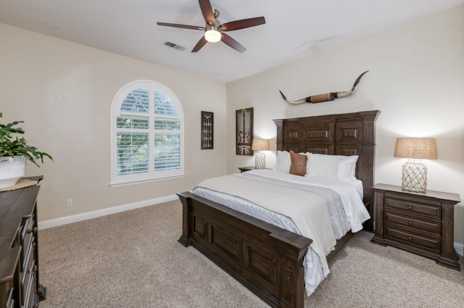 1565 S Indianola Ave, Sanger, CA 93657