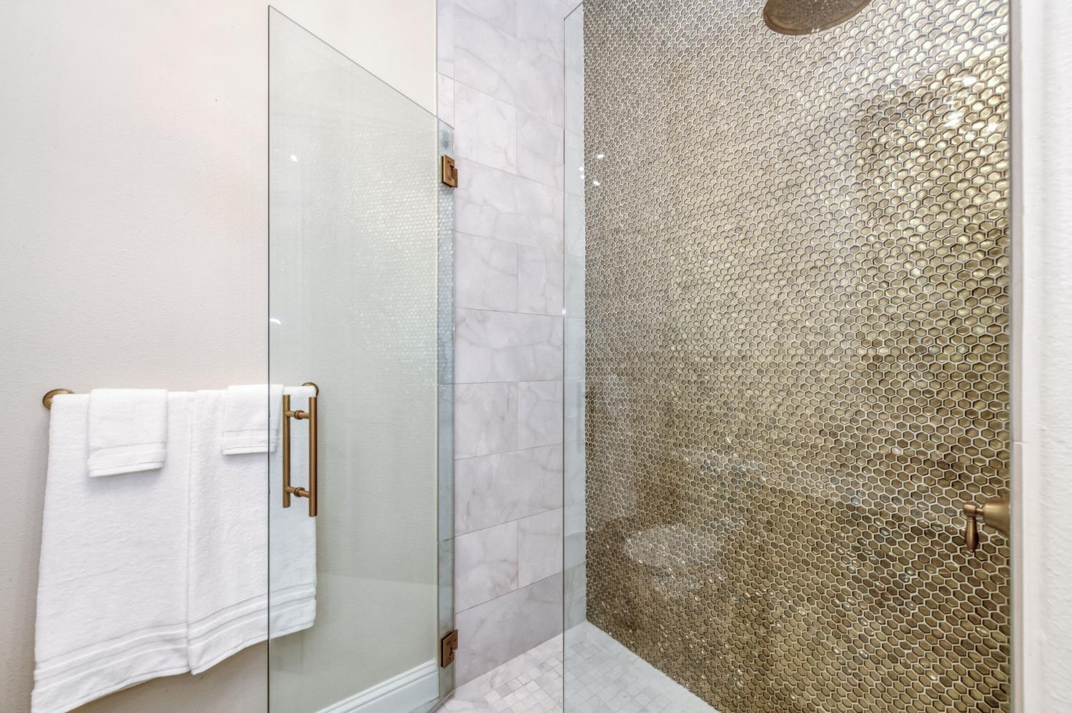 1565 S Indianola Ave, Sanger, CA 93657