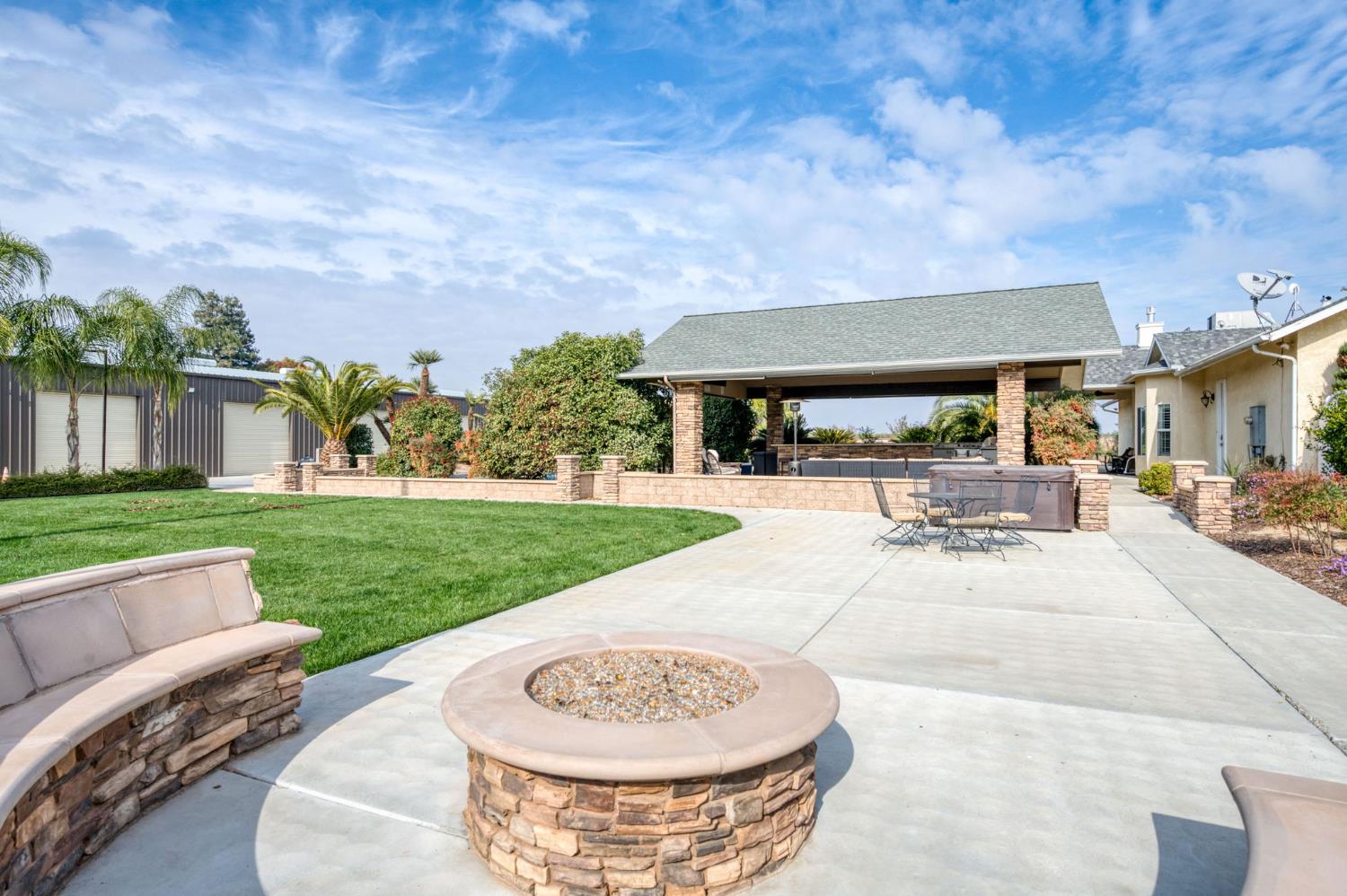 1565 S Indianola Ave, Sanger, CA 93657