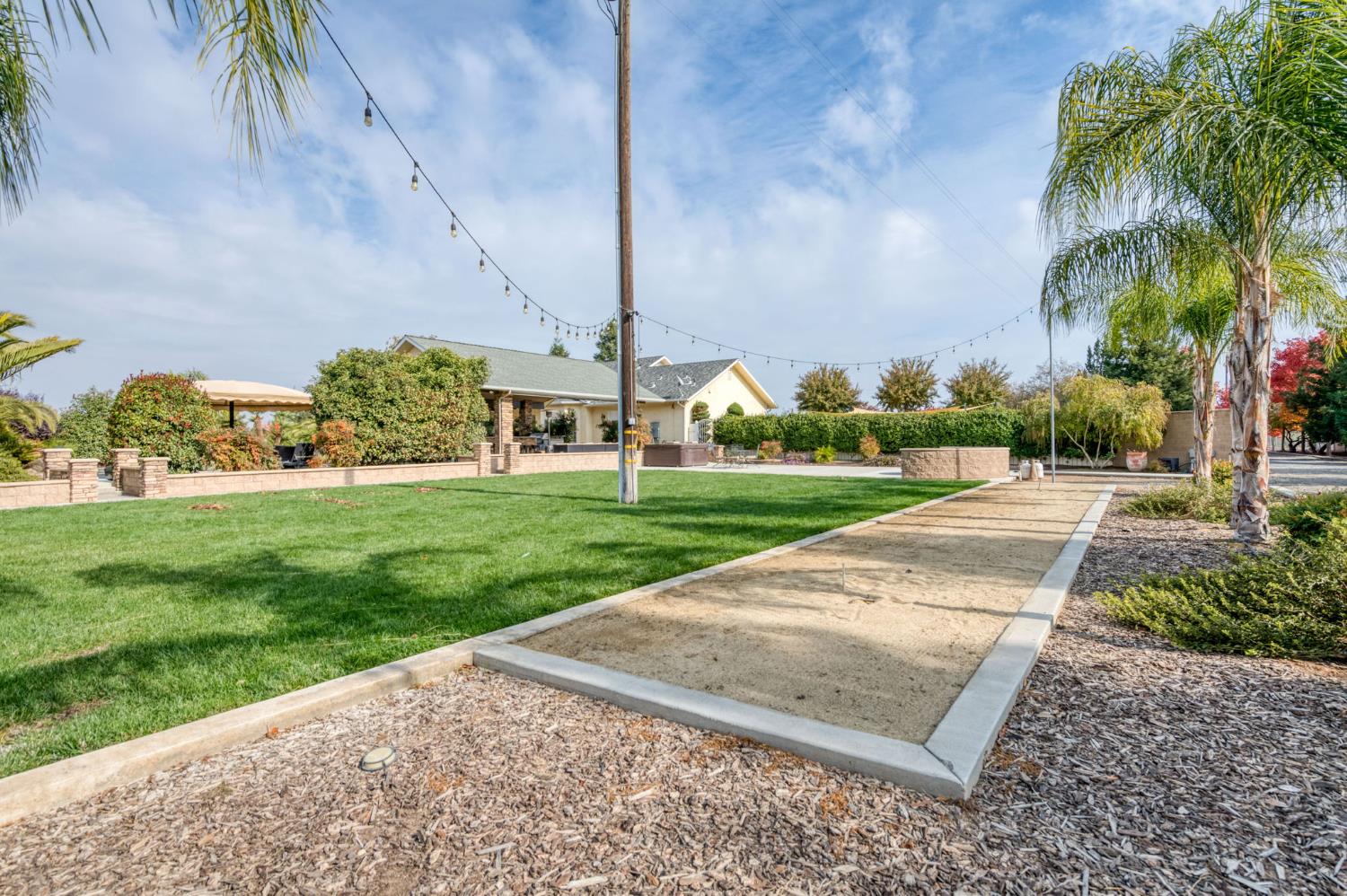 1565 S Indianola Ave, Sanger, CA 93657