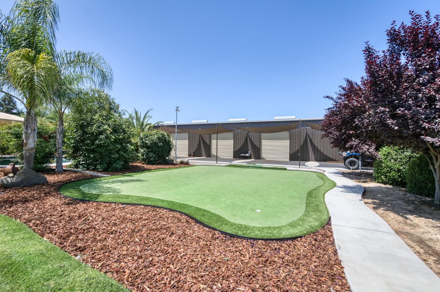 1565 S Indianola Ave, Sanger, CA 93657