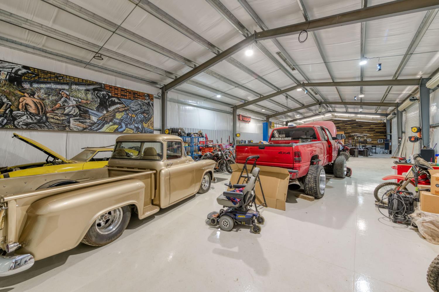 1565 S Indianola Ave, Sanger, CA 93657