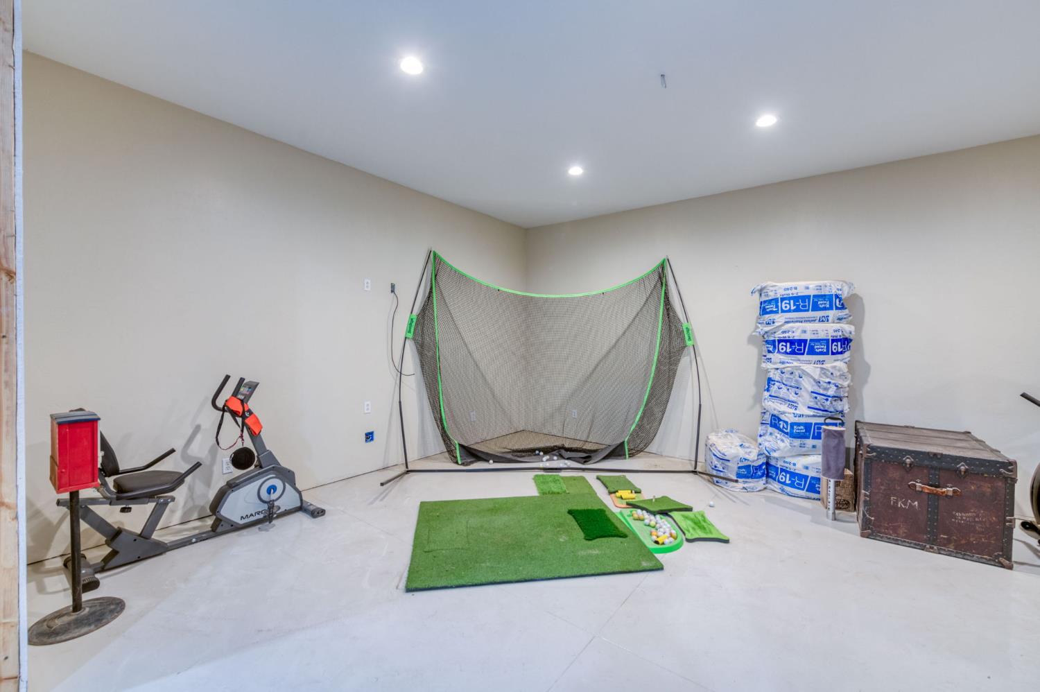 1565 S Indianola Ave, Sanger, CA 93657