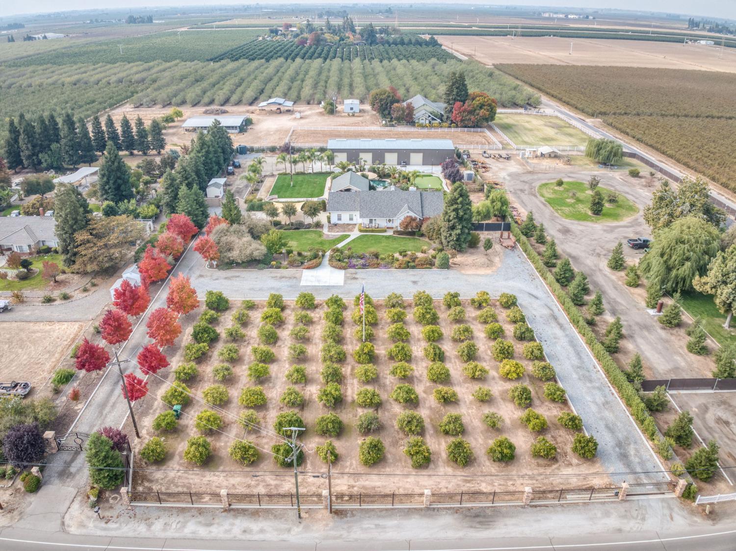 1565 S Indianola Ave, Sanger, CA 93657