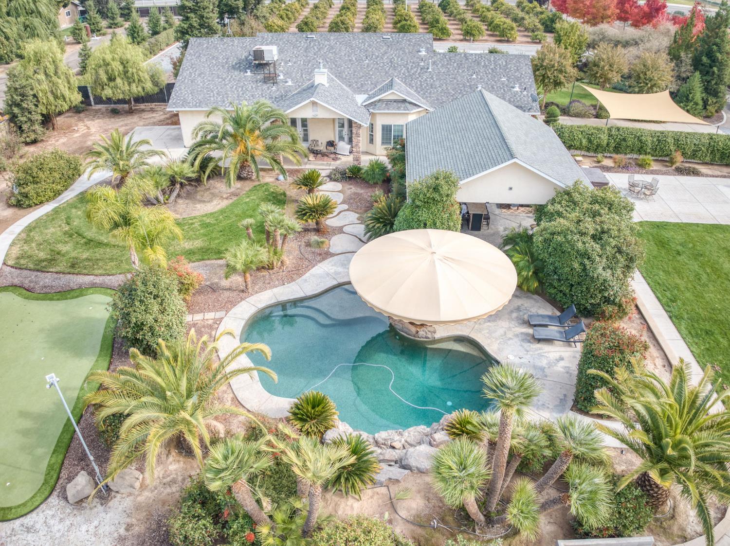 1565 S Indianola Ave, Sanger, CA 93657