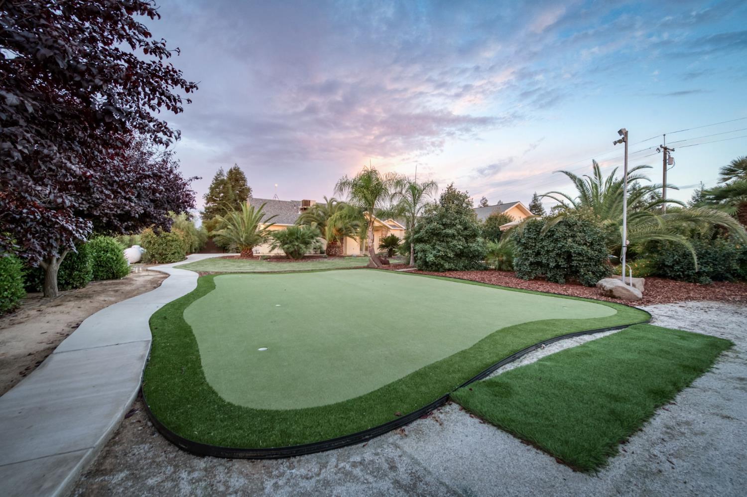 1565 S Indianola Ave, Sanger, CA 93657