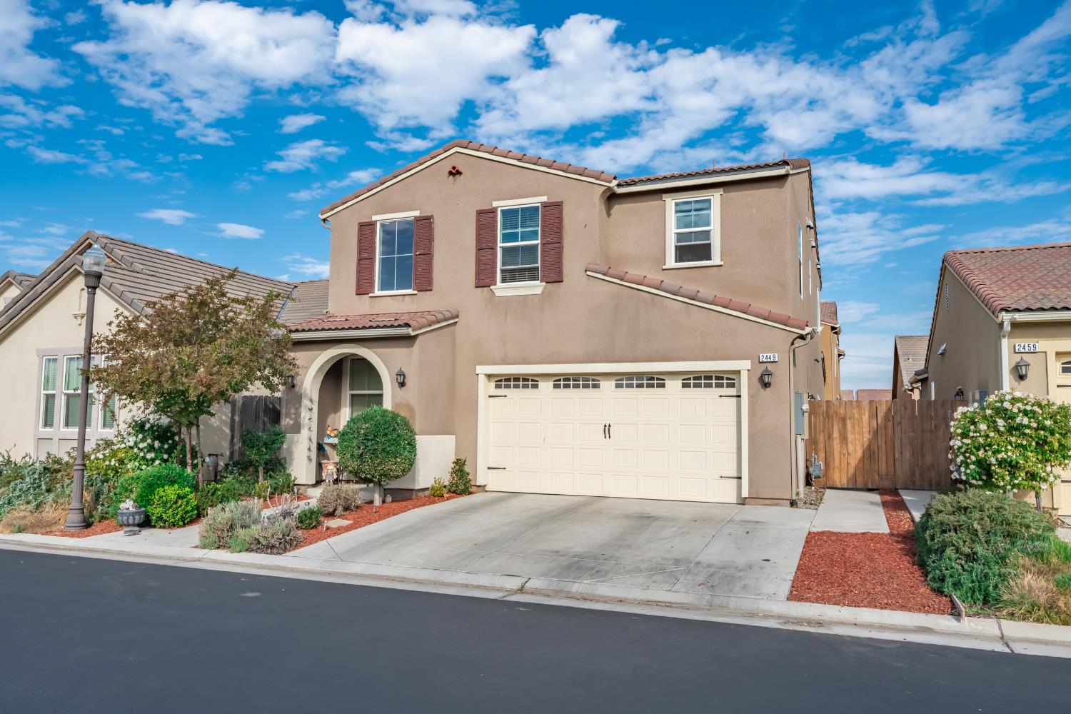 2449 Lombard Ln, Clovis, CA 93619