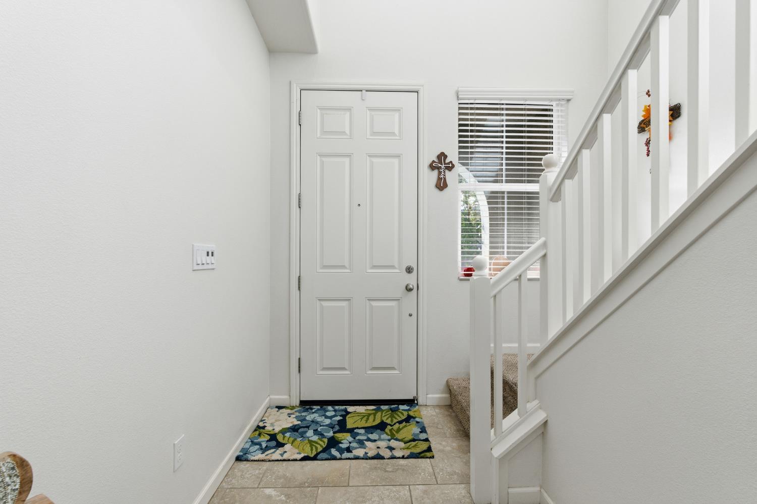 2449 Lombard Ln, Clovis, CA 93619