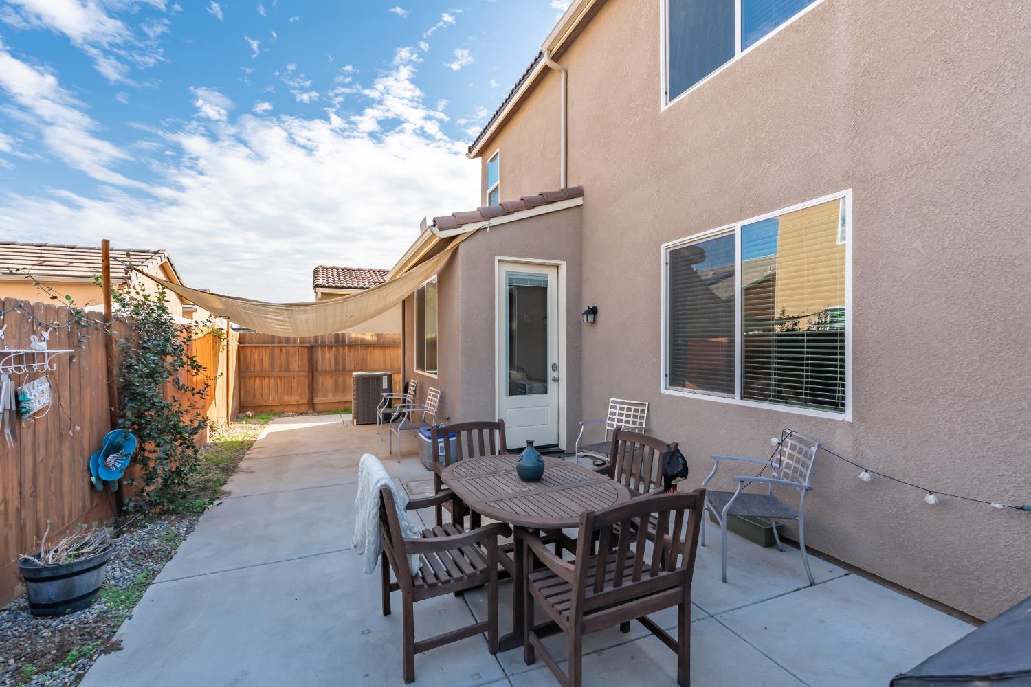 2449 Lombard Ln, Clovis, CA 93619