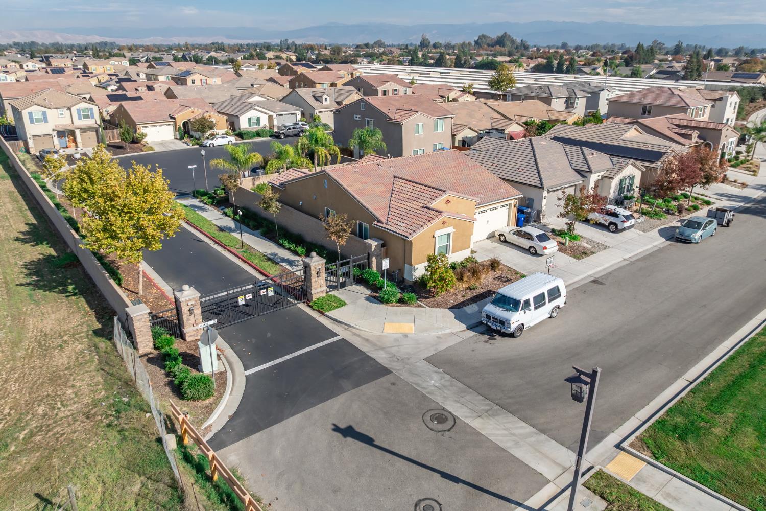 2449 Lombard Ln, Clovis, CA 93619