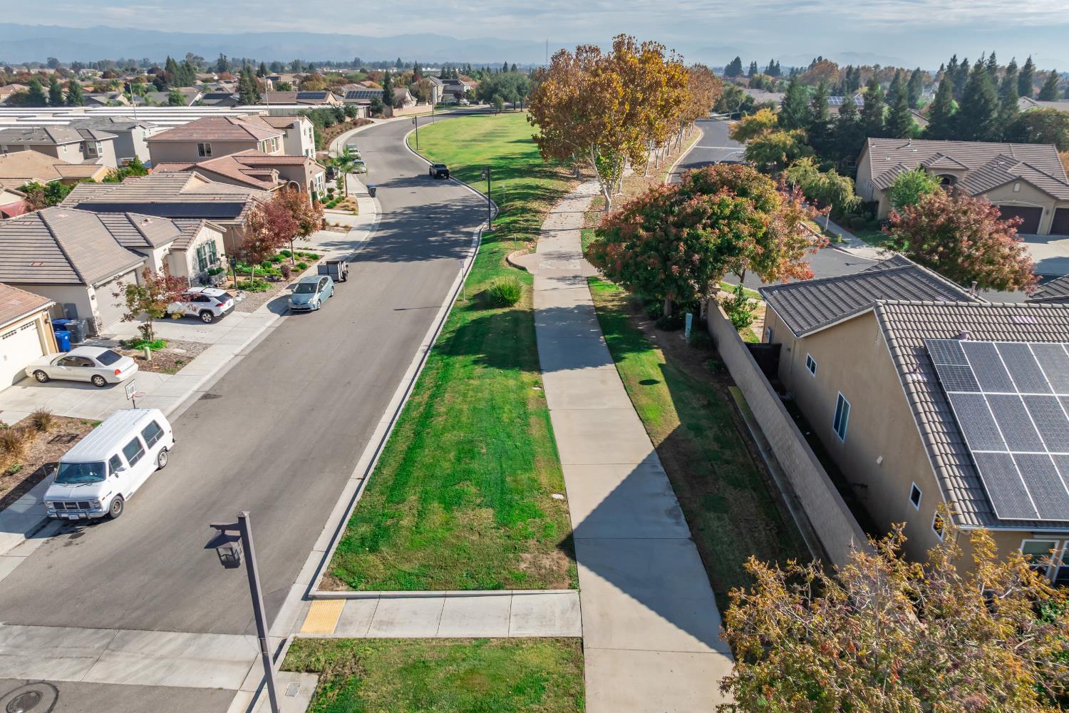 2449 Lombard Ln, Clovis, CA 93619