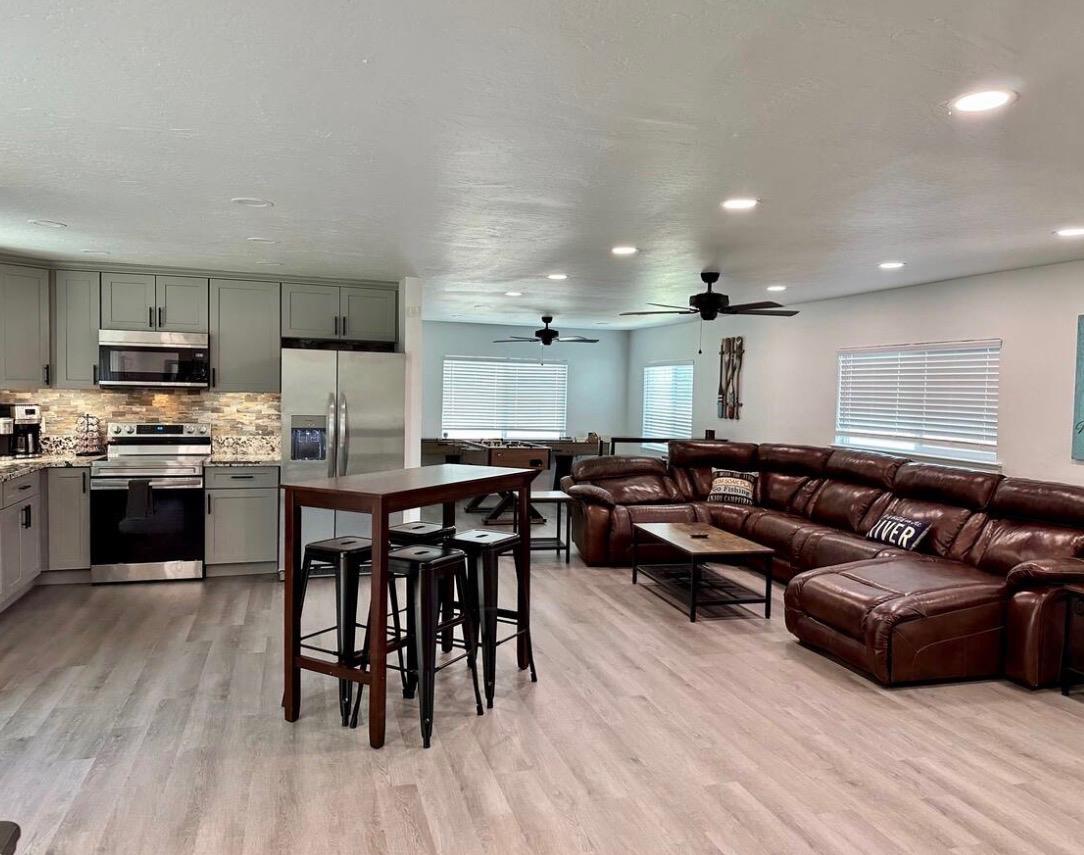 10705 N Lanes Rd, Fresno, CA 93730