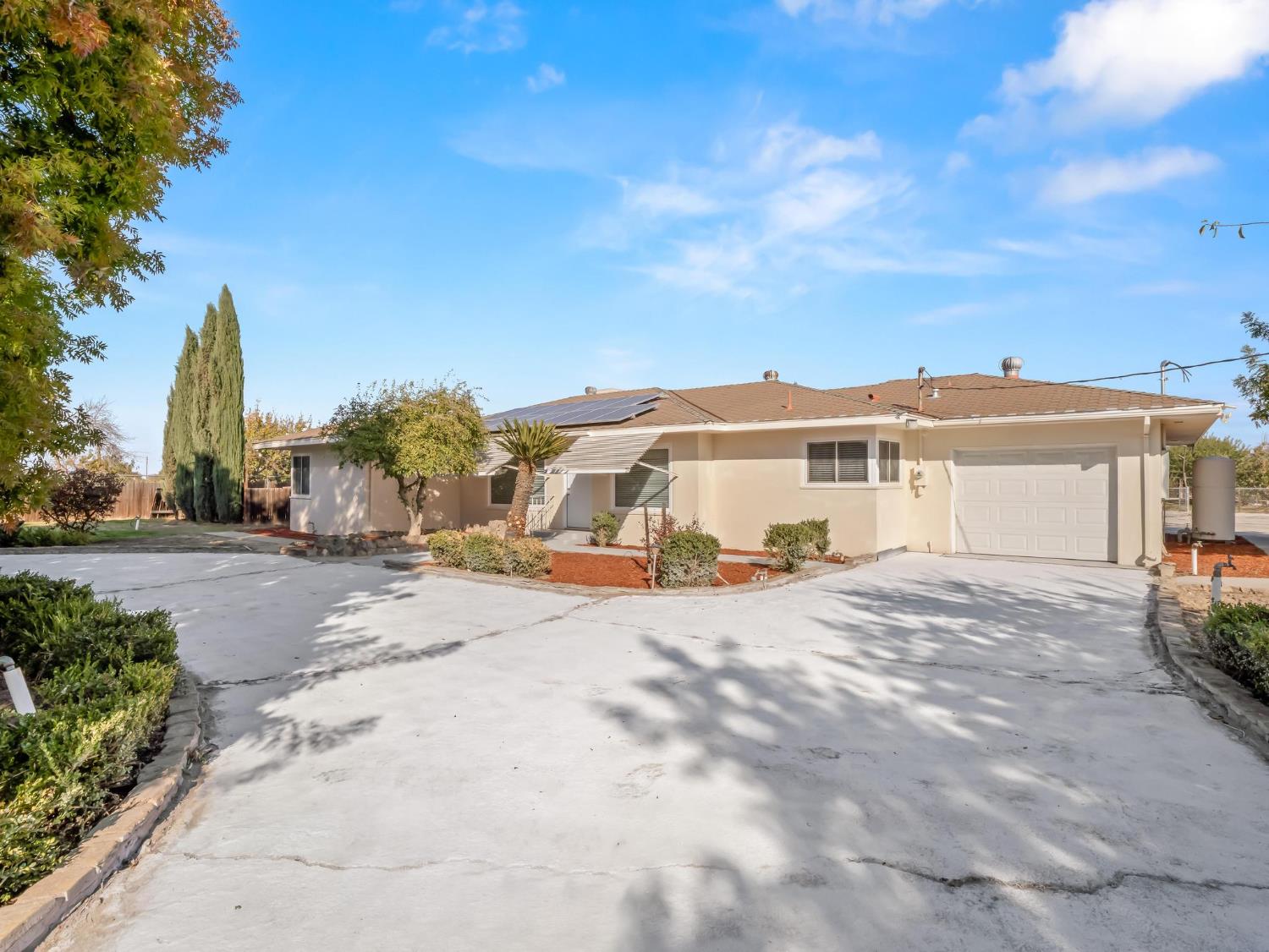 5454 N Floyd Ave, Fresno, CA 93723