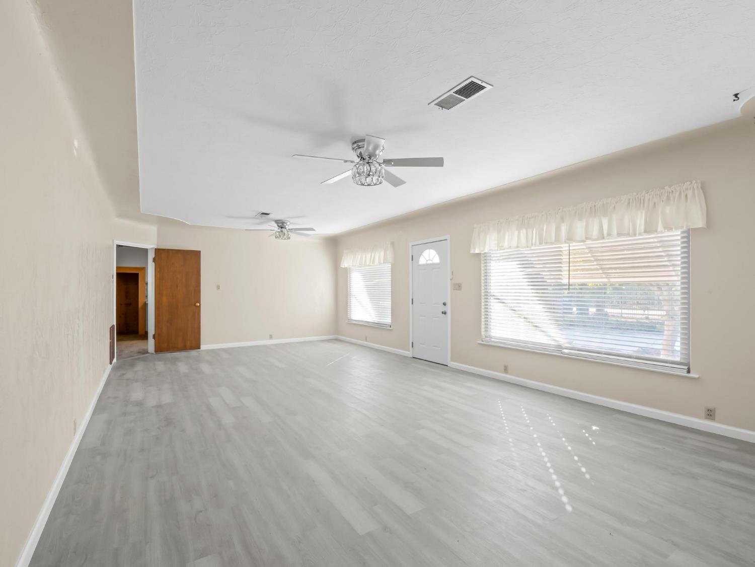 5454 N Floyd Ave, Fresno, CA 93723