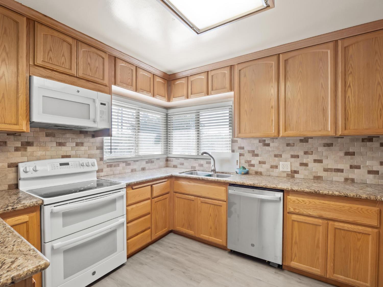 5454 N Floyd Ave, Fresno, CA 93723