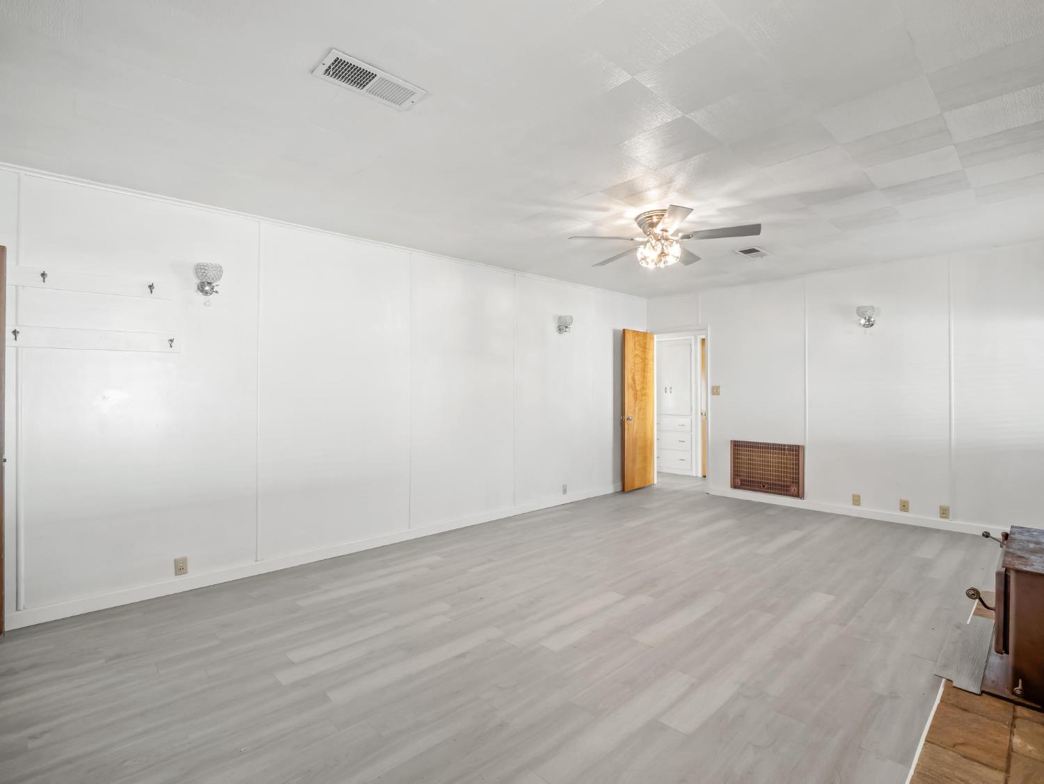 5454 N Floyd Ave, Fresno, CA 93723