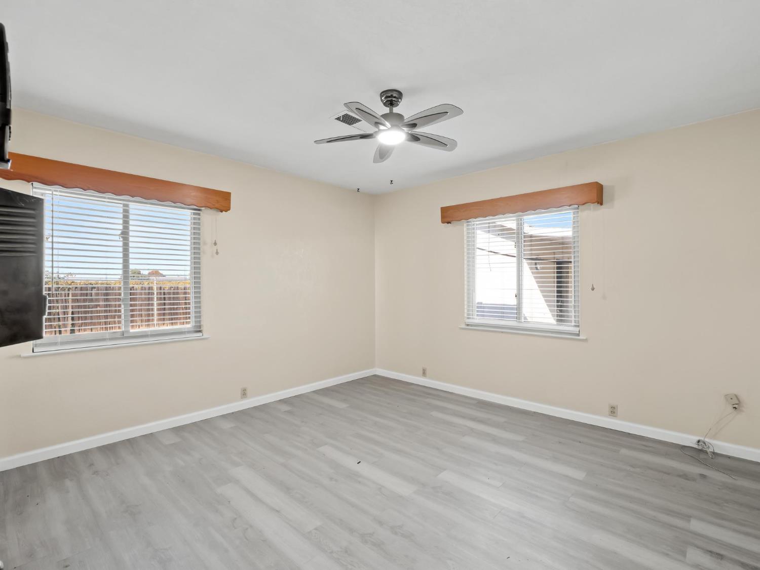 5454 N Floyd Ave, Fresno, CA 93723