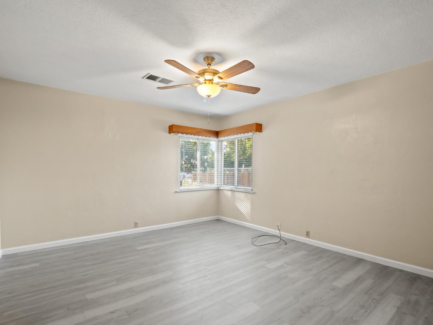 5454 N Floyd Ave, Fresno, CA 93723