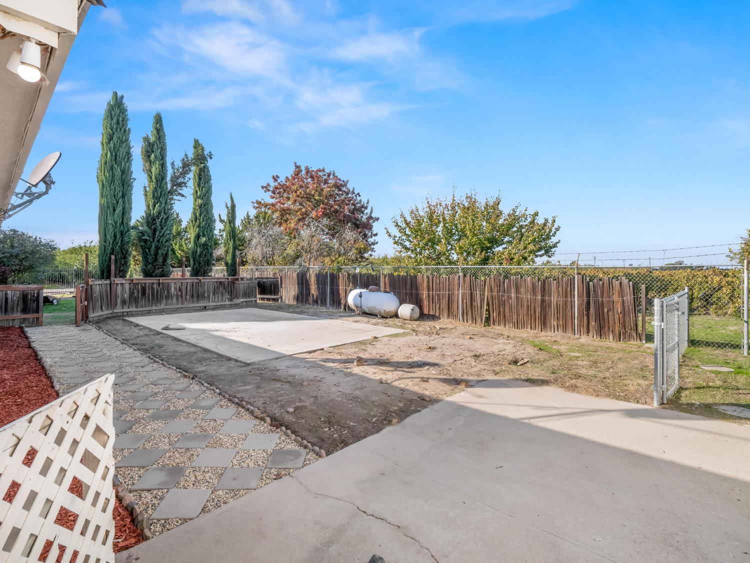 5454 N Floyd Ave, Fresno, CA 93723