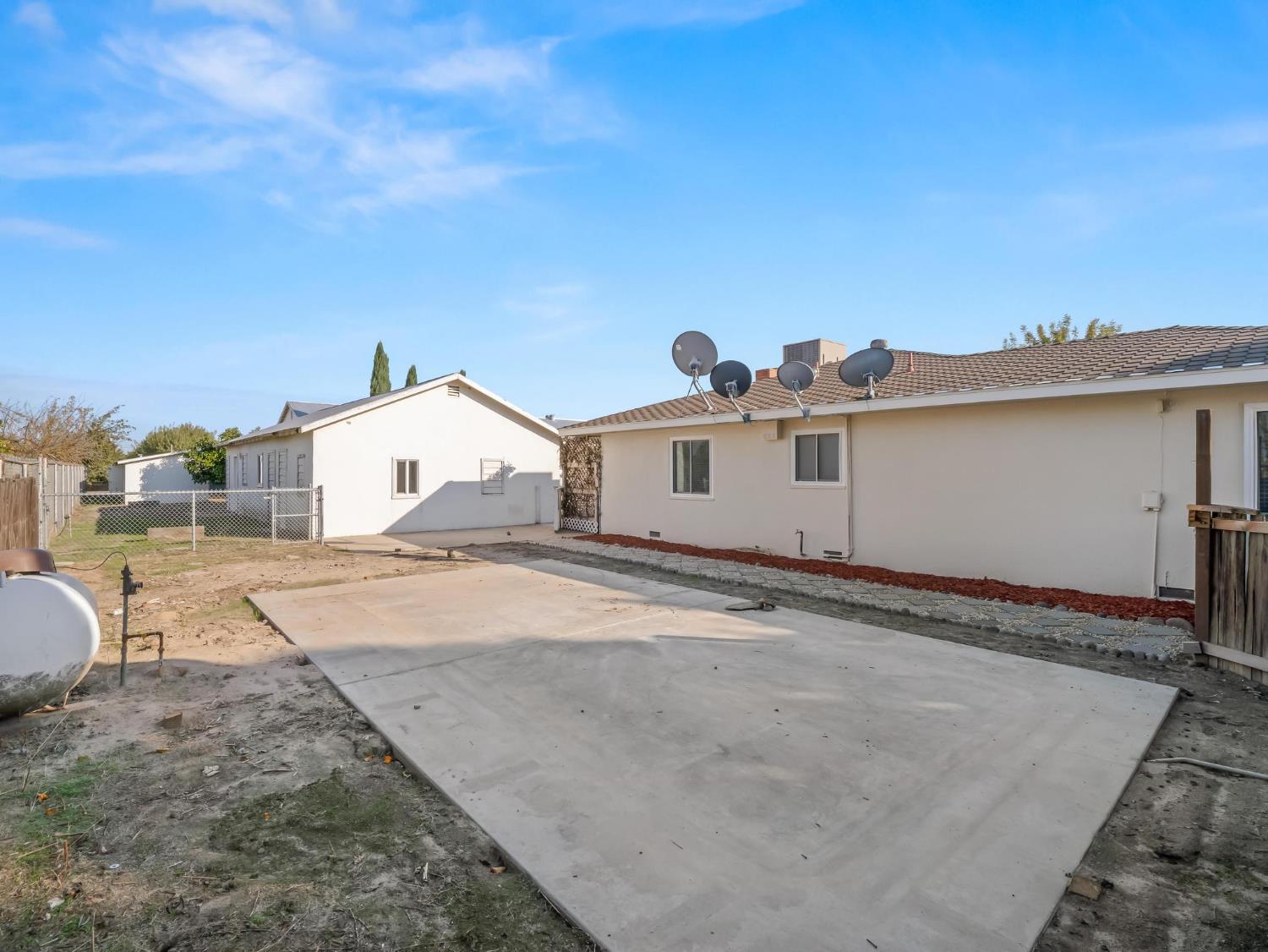 5454 N Floyd Ave, Fresno, CA 93723