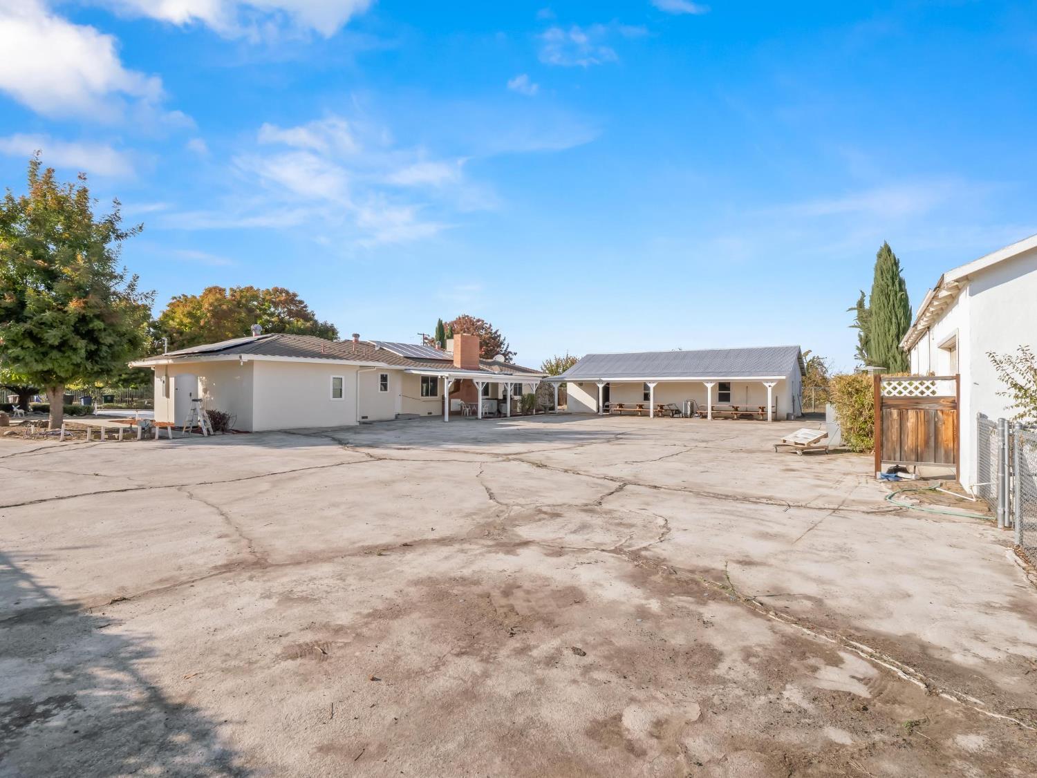 5454 N Floyd Ave, Fresno, CA 93723