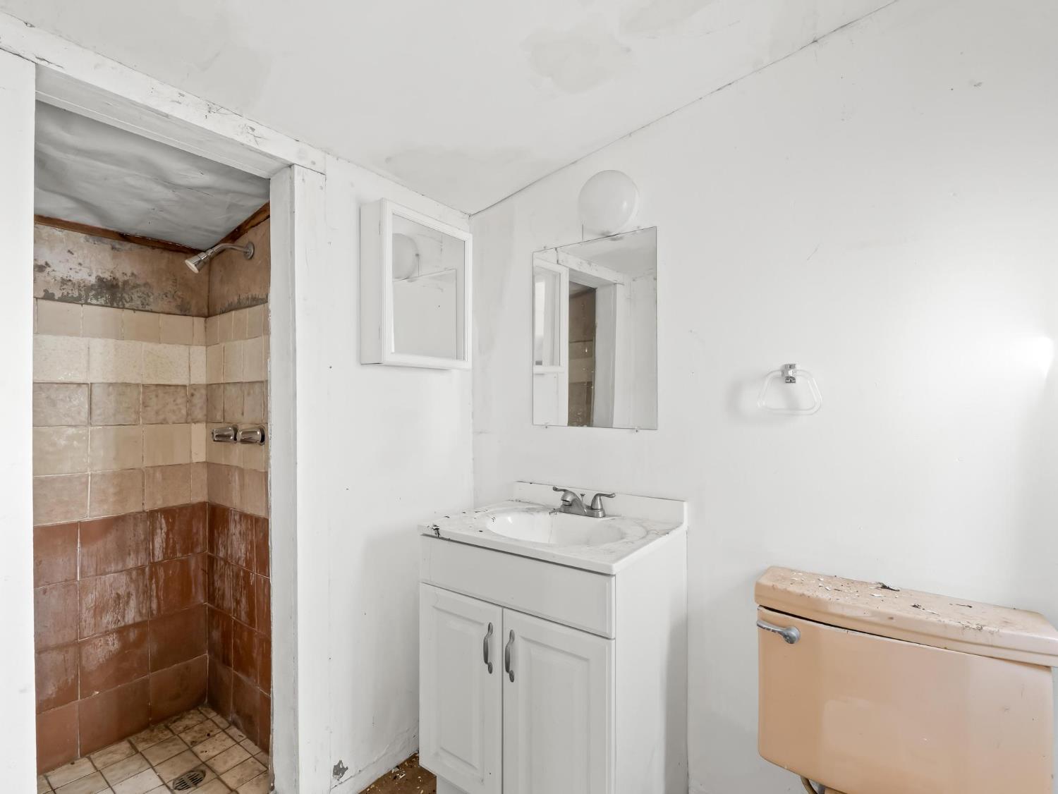 5454 N Floyd Ave, Fresno, CA 93723