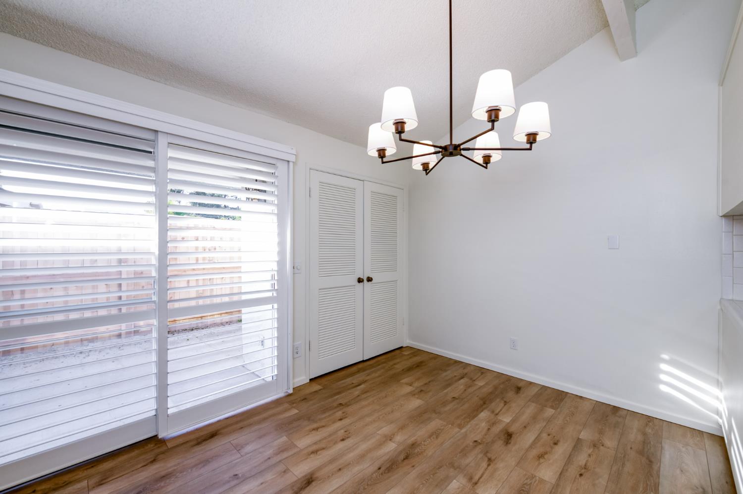 1068 W Browning Ave #B, Fresno, CA 93711