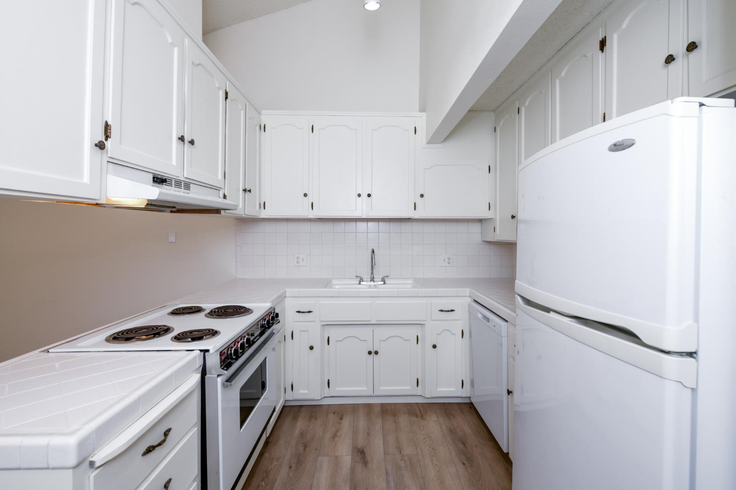 1068 W Browning Ave #B, Fresno, CA 93711