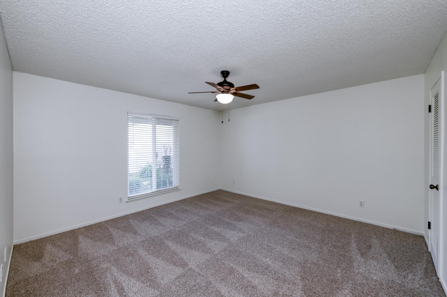 1068 W Browning Ave #B, Fresno, CA 93711