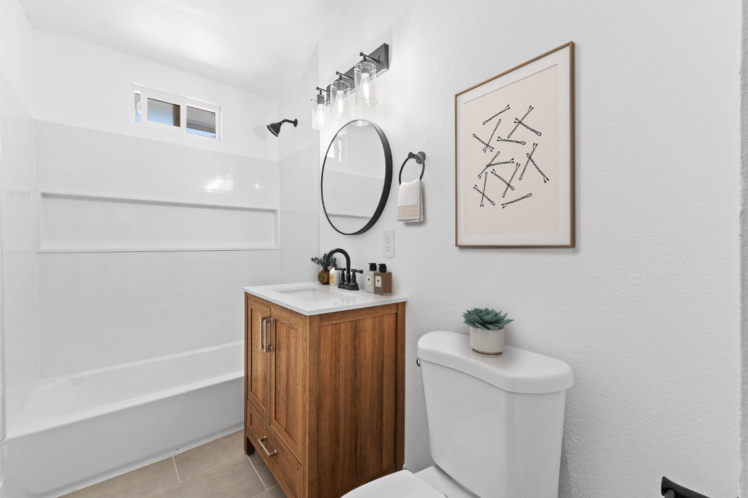 2972 E Northdale Ave, Fresno, CA 93726