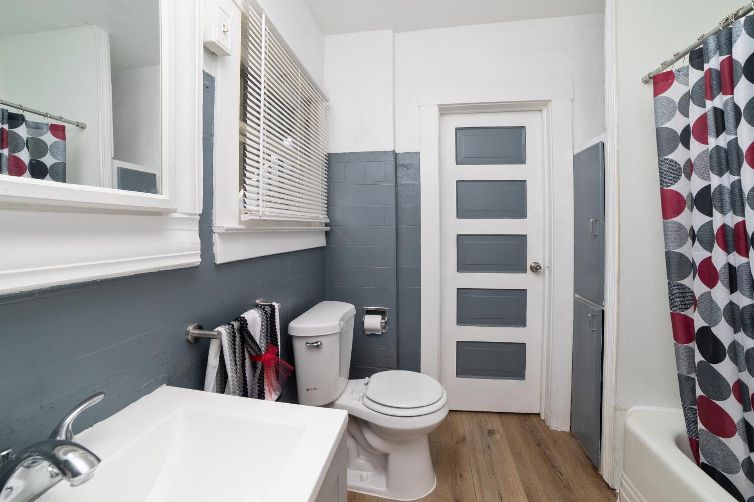 3205 E Liberty Ave, Fresno, CA 93702