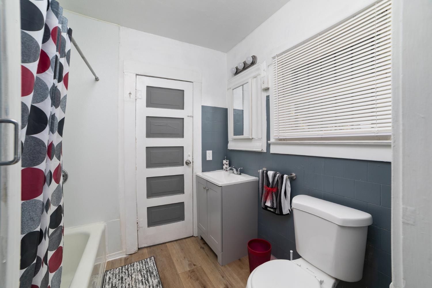 3205 E Liberty Ave, Fresno, CA 93702