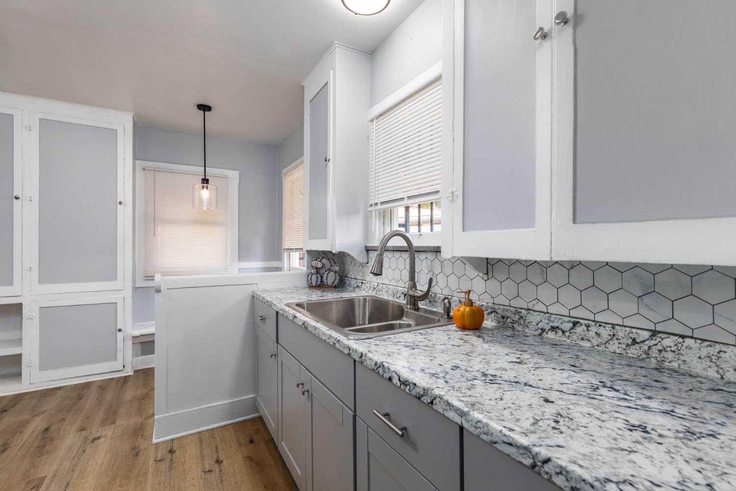 3205 E Liberty Ave, Fresno, CA 93702