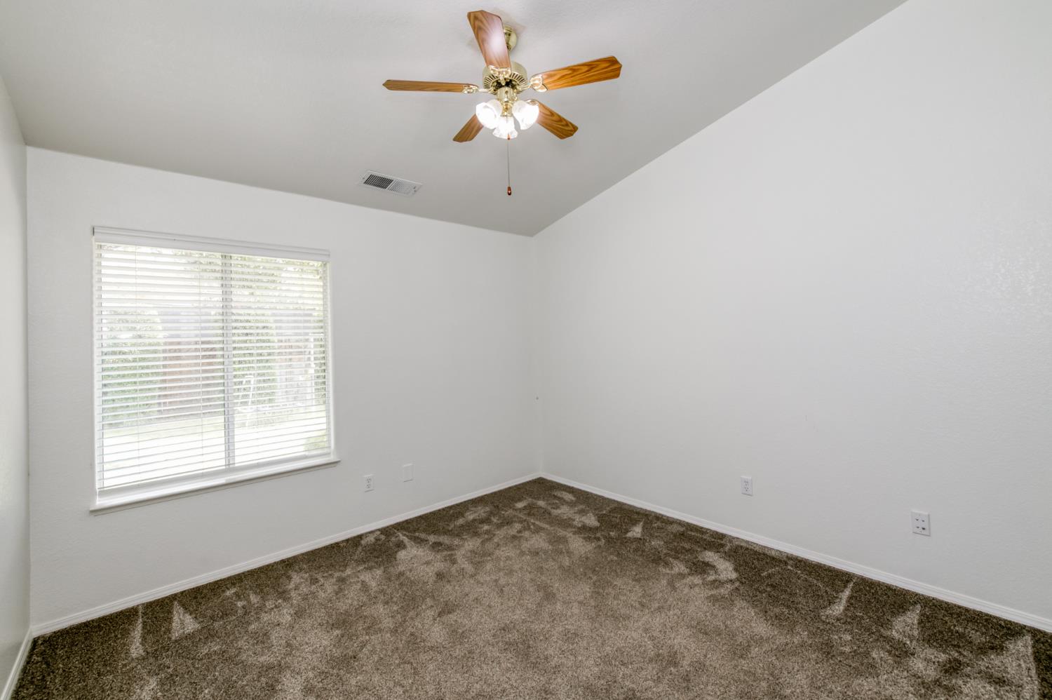 1810 N Jasmine Ave, Reedley, CA 93654