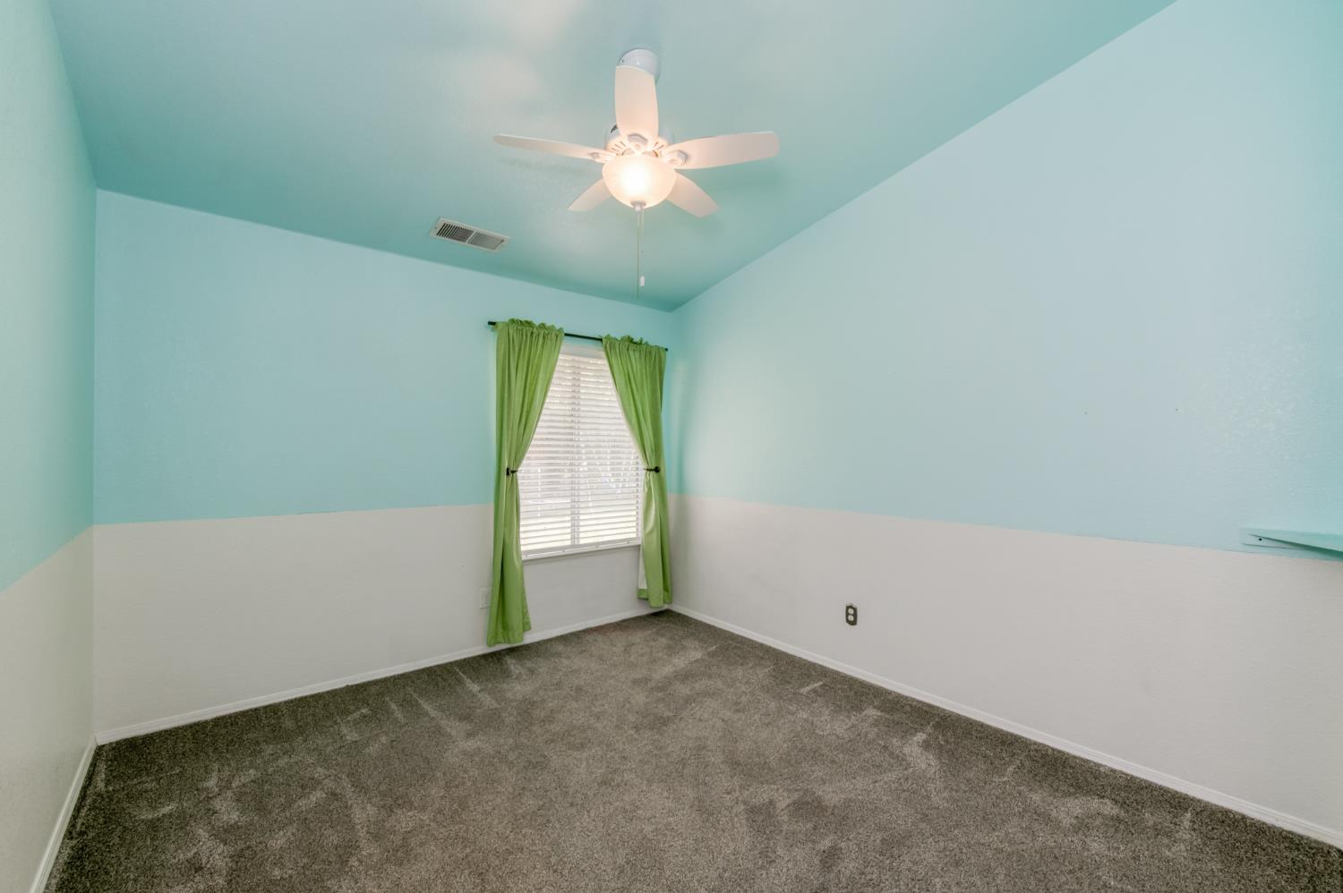 1810 N Jasmine Ave, Reedley, CA 93654