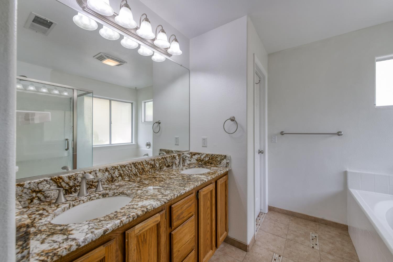 1810 N Jasmine Ave, Reedley, CA 93654